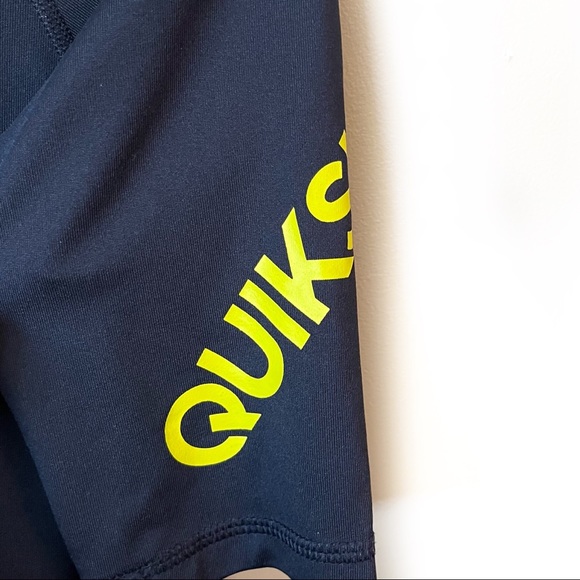 NWOT QUIKSILVER All Time Short Sleeve Rashguard Small - Picture 2 of 4